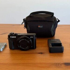 Canon G7 X Mark II, 2 Batteries, Charger & Case